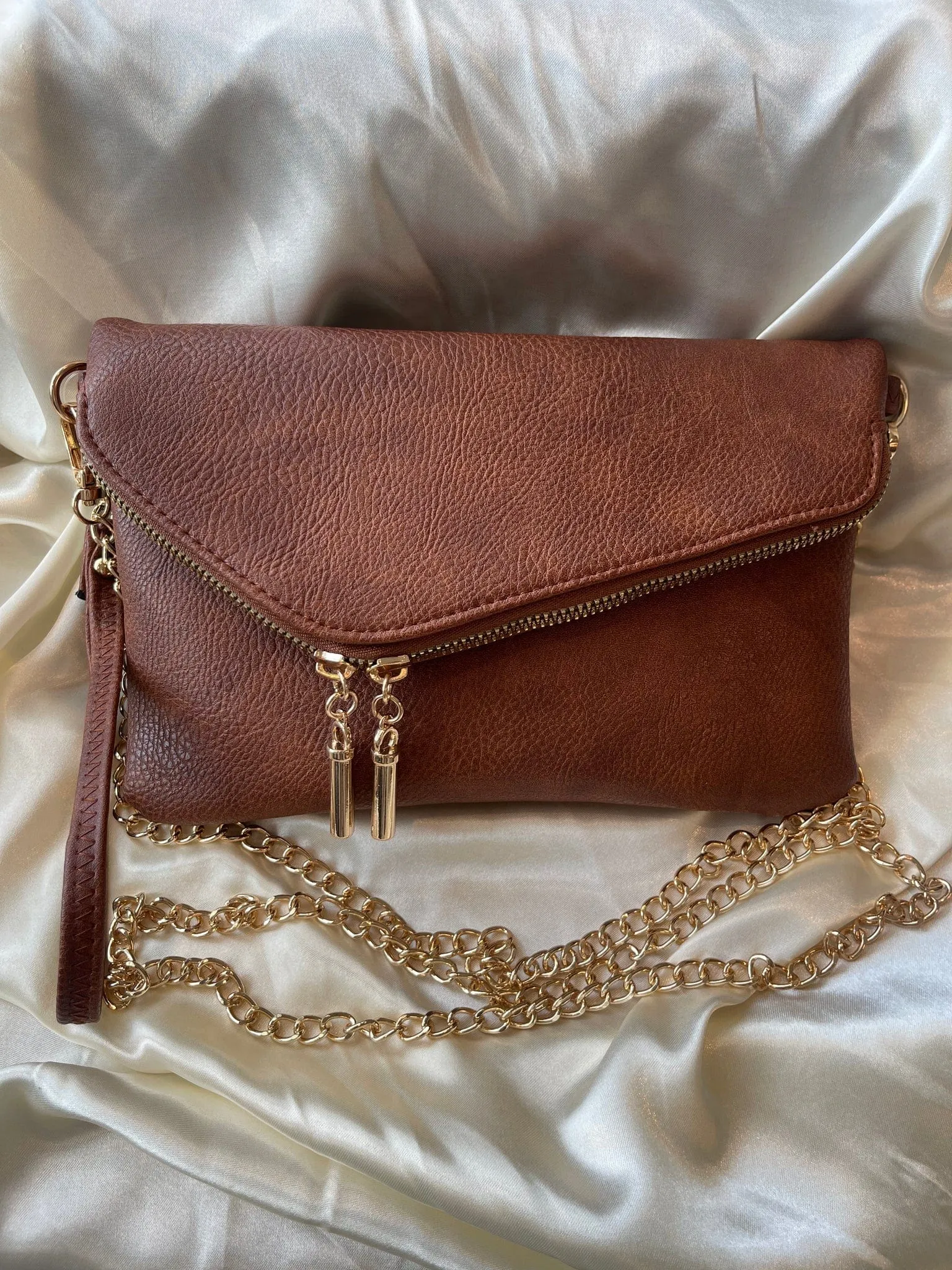 AD2585 Monogrammable Envelope Clutch/Crossbody Bag