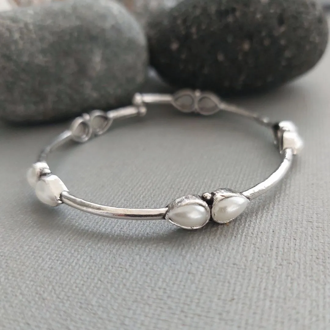 Adjustable Bracelet: Pearl Silver Toned Bracelet