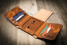 Badge Trifold Wallet - Chestnut Brown