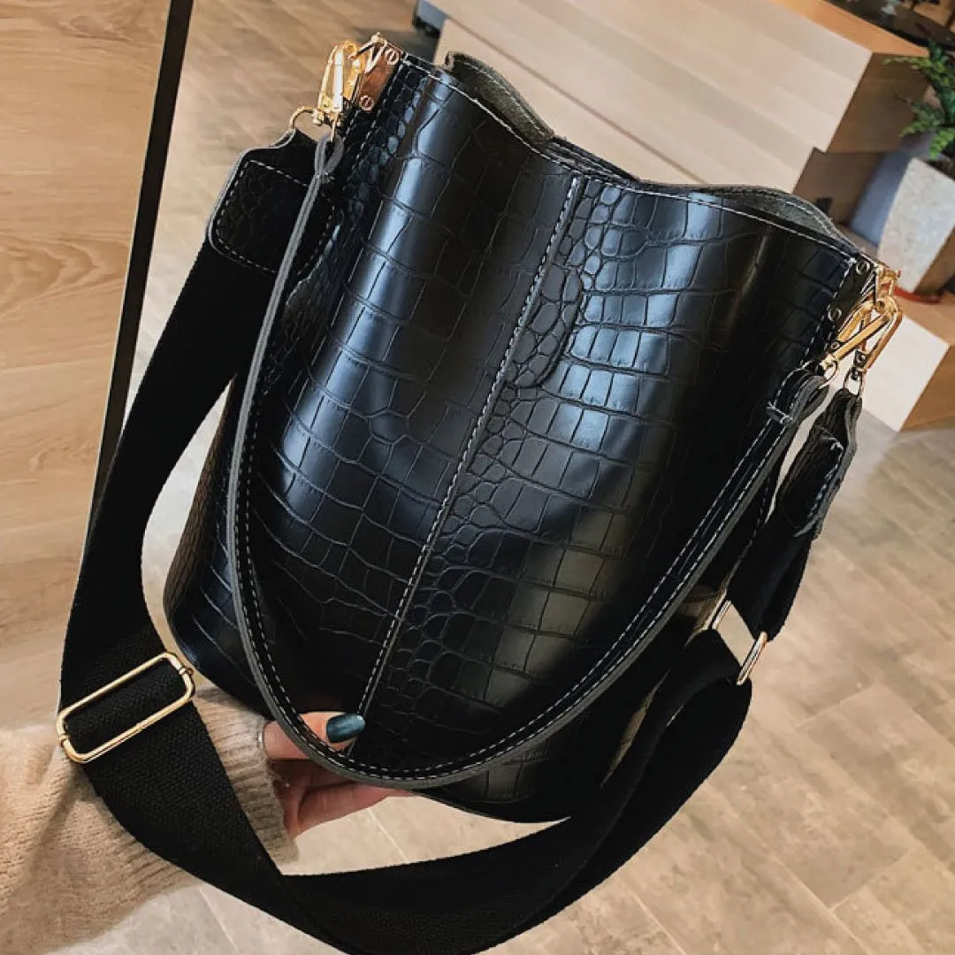 Blake Shoulder Bag -Black Croc