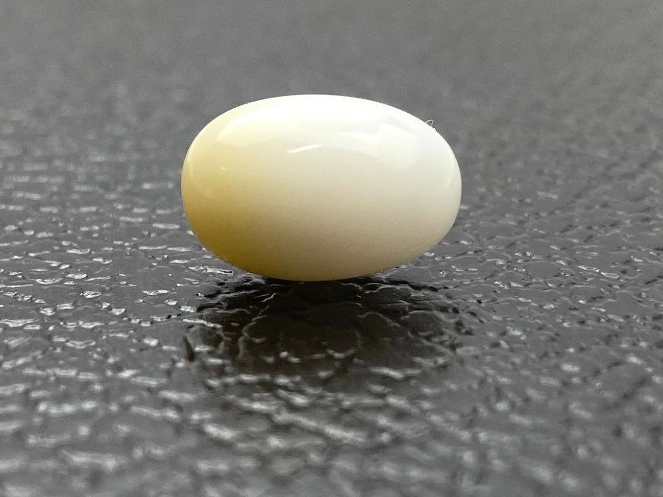 No.01 100% Natural Tridacna Pearl white Clam Pearl, 13.185 carat,  10.33mm x l5.53mm