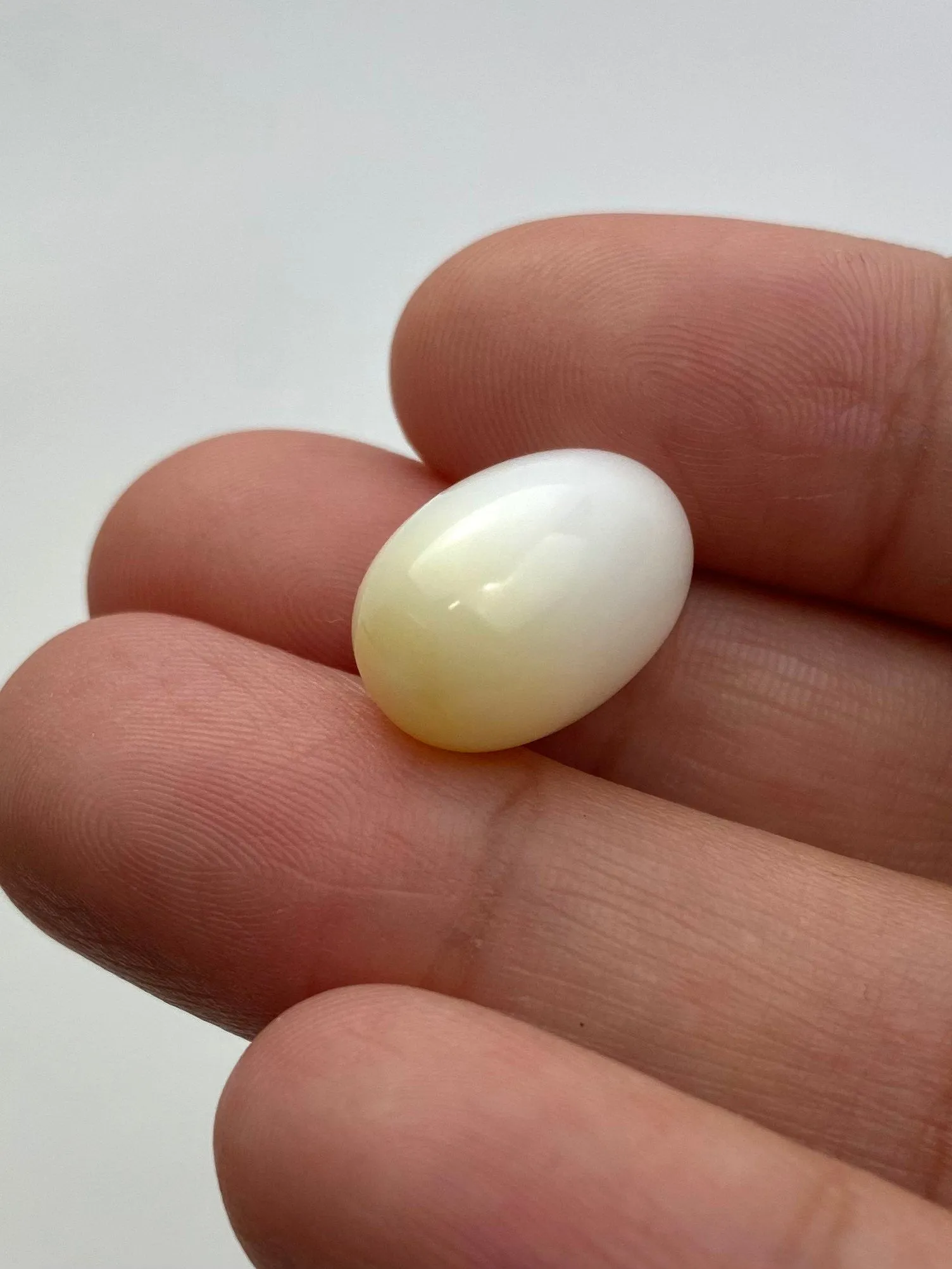 No.01 100% Natural Tridacna Pearl white Clam Pearl, 13.185 carat,  10.33mm x l5.53mm