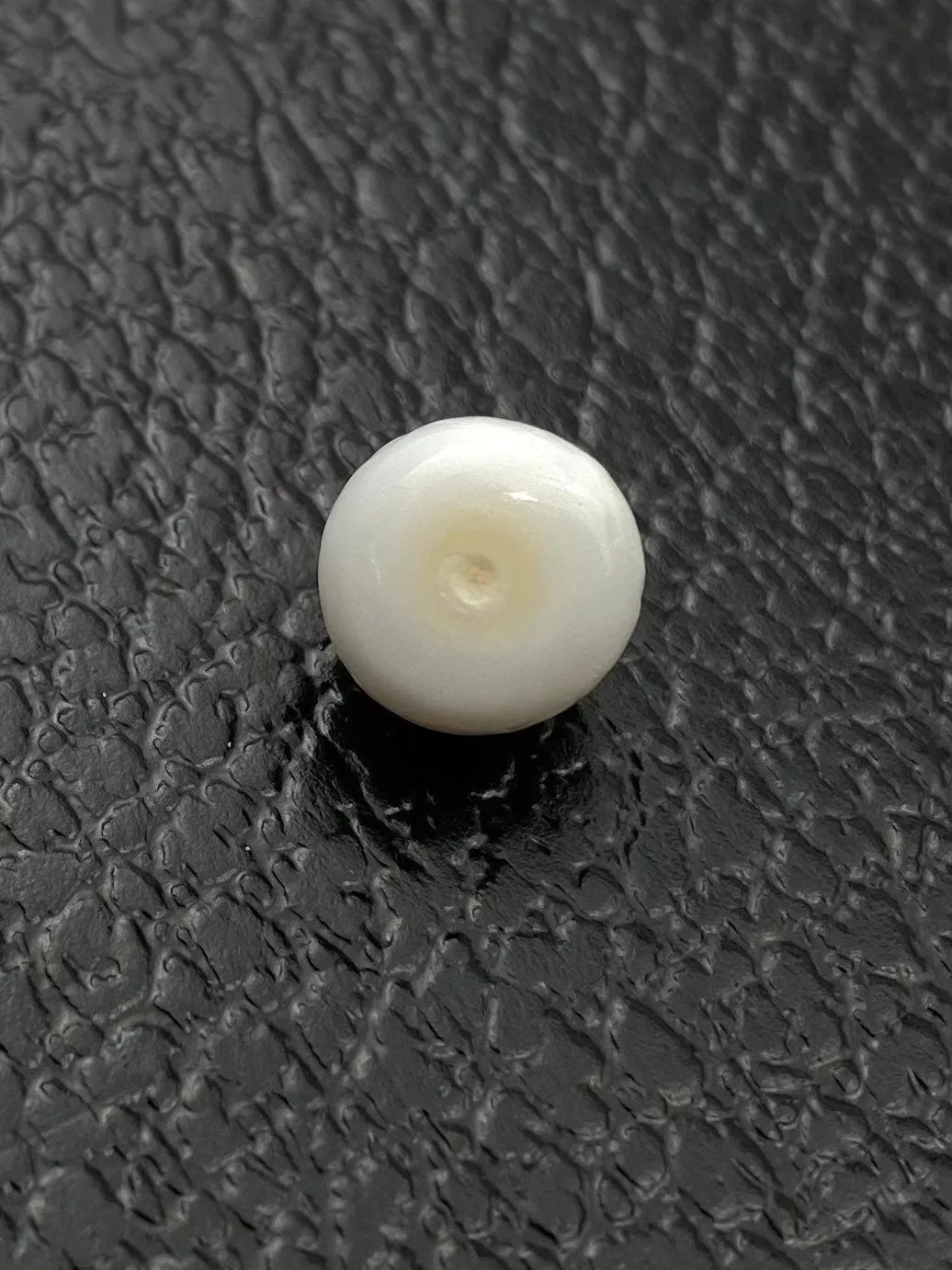 No.07 100% Natural Tridacna Pearl white Clam Pearl, 7.505 carat, 10.56mm x 8.64mm