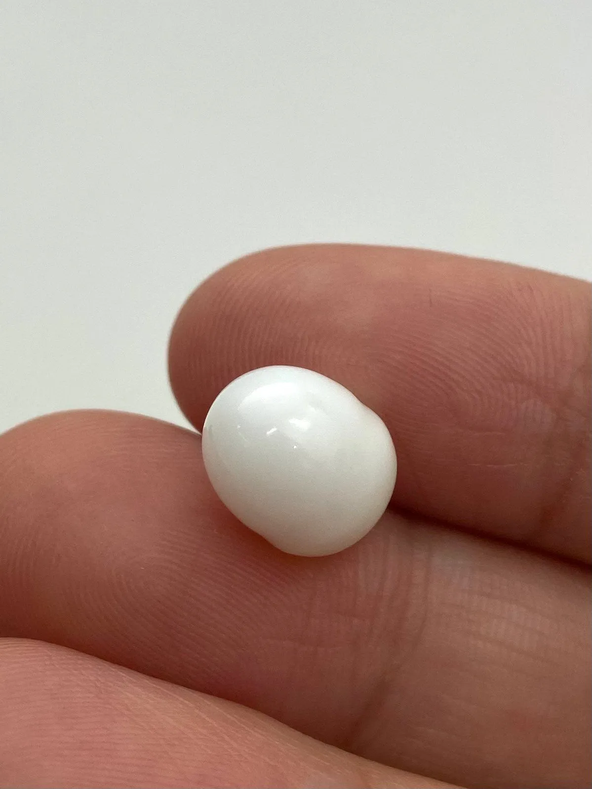 No.10 100% Natural Tridacna Pearl white Clam Pearl, 6.280 carat, 8.56mm x 10.60mm