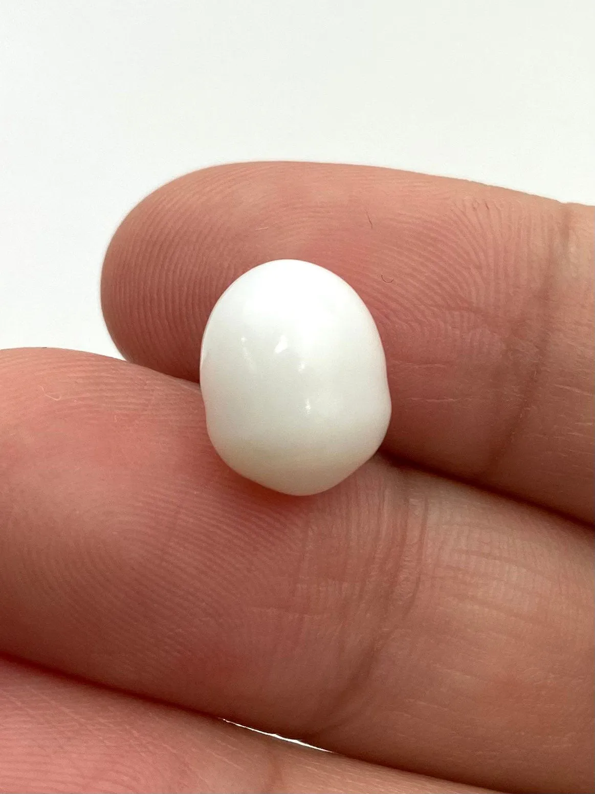 No.10 100% Natural Tridacna Pearl white Clam Pearl, 6.280 carat, 8.56mm x 10.60mm