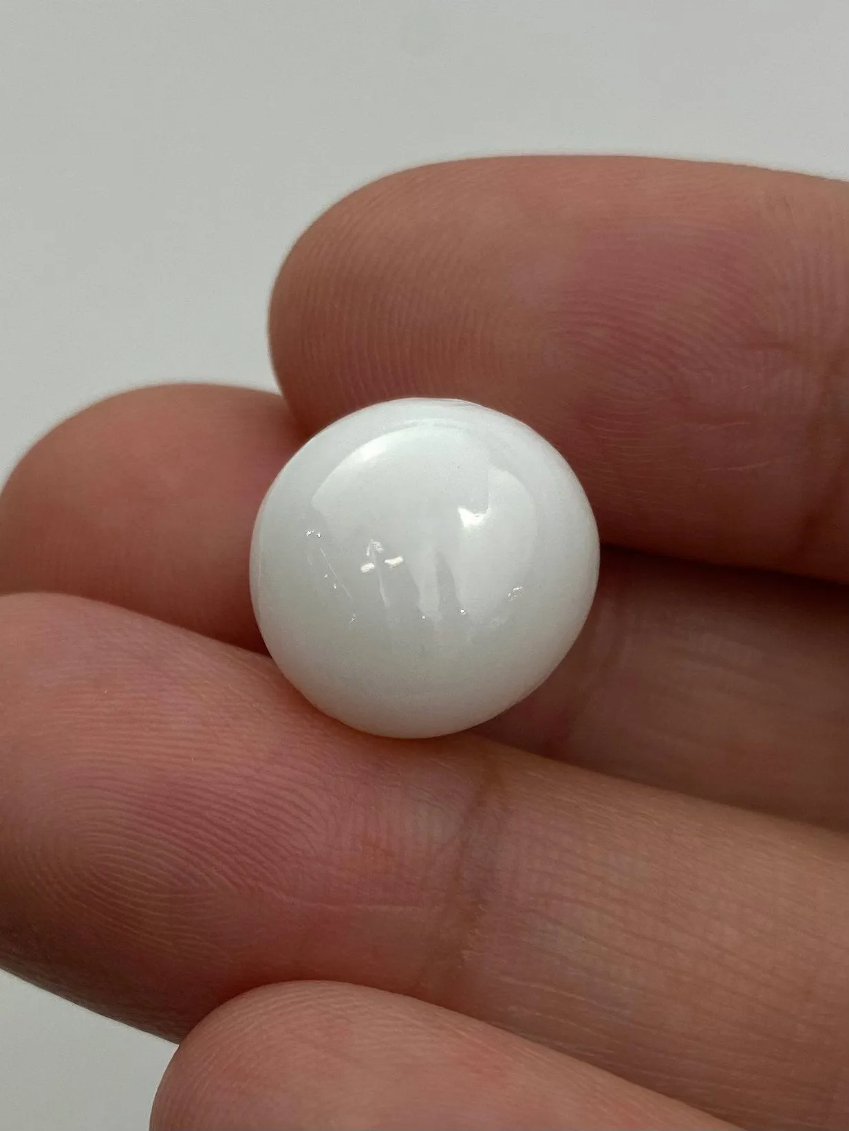 No.11 100% Natural Tridacna Pearl white Clam Pearl, 13.100 carat, 12.94mm x 10.64mm