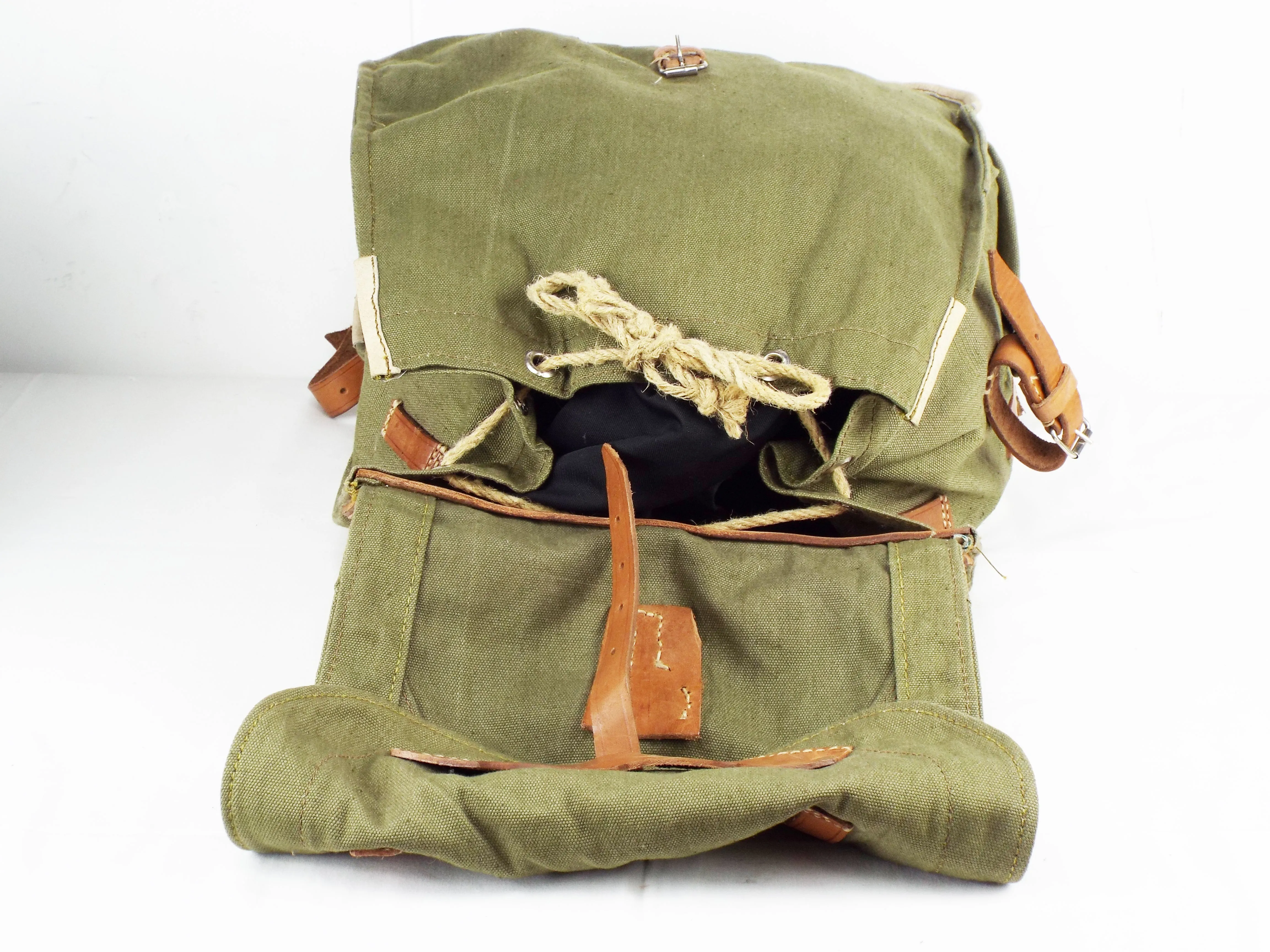 Romanian Army - Vintage 30 Litre Canvas Rucksack - Green - MODIFIED