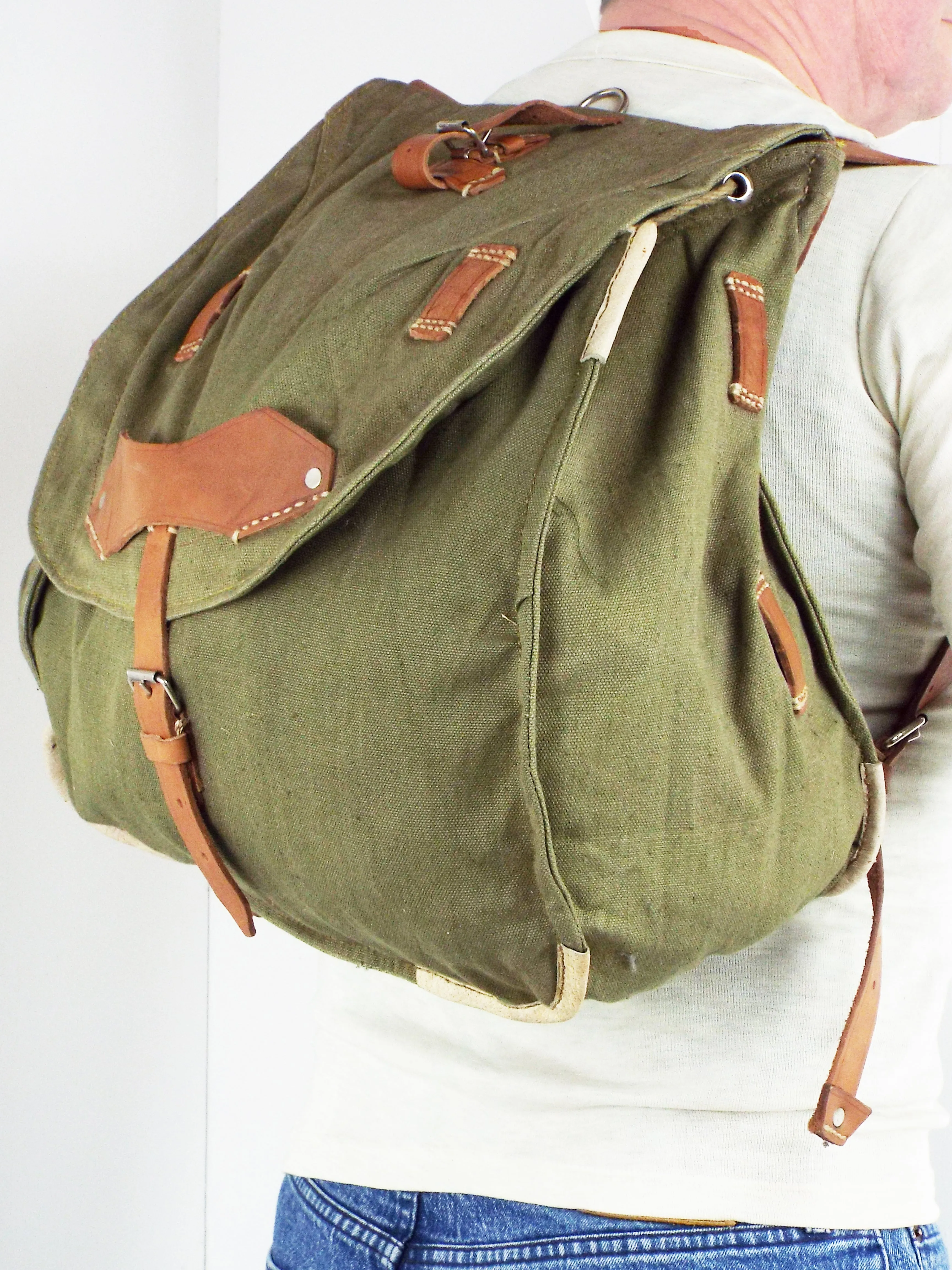 Romanian Army - Vintage 30 Litre Canvas Rucksack - Green - MODIFIED