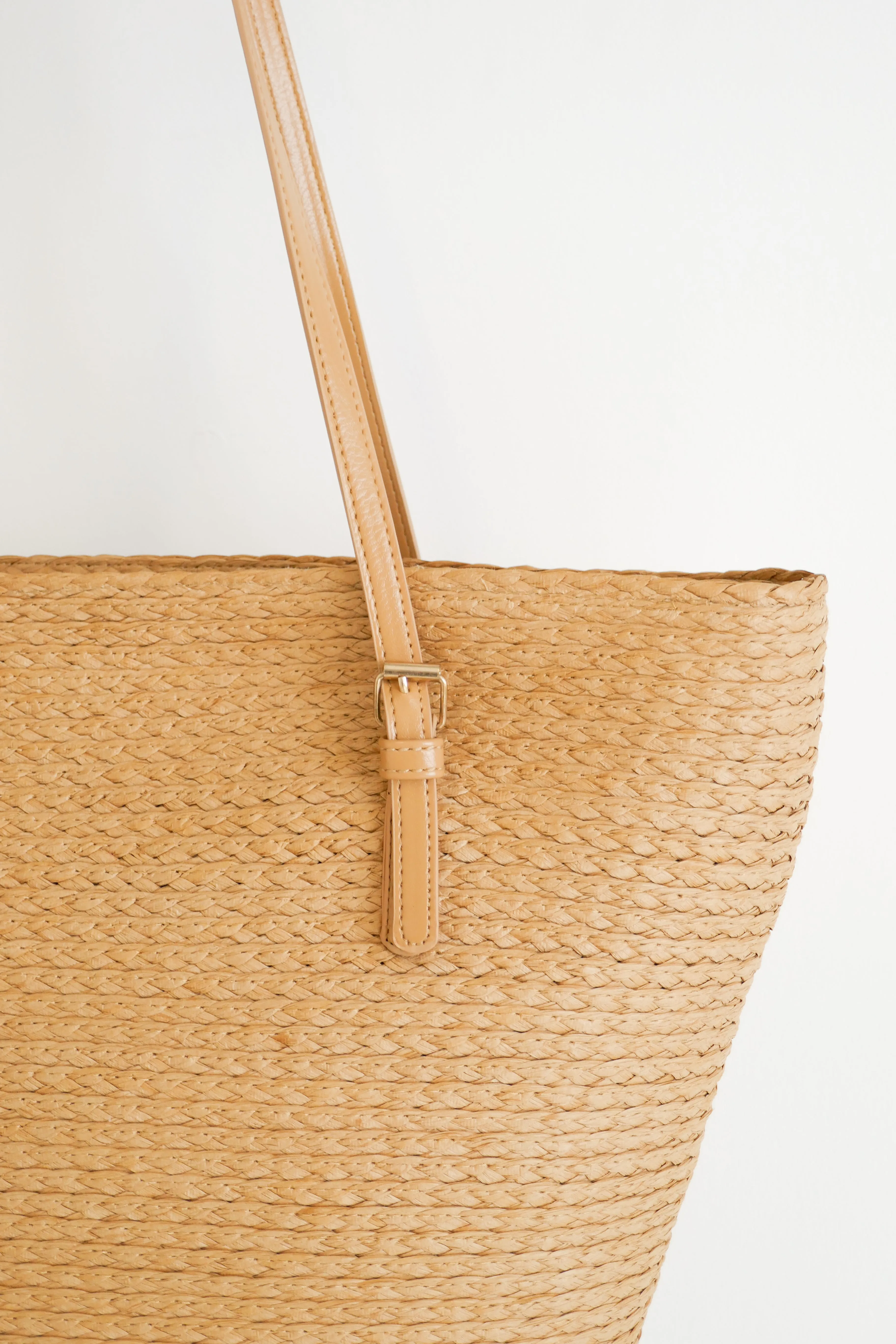 Summerdaise Straw Bucket Tote Bag